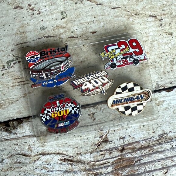 Vintage Nascar Pins, Bristol, Coca Cola, Kevin Harvick, 2000s, Y2K Buttons - Picture 1 of 6